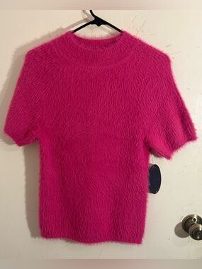 NWT Scoop NYC Scoop SS Reaglan Fuzzy Tee